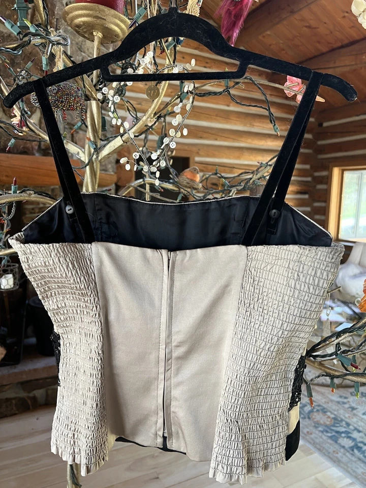 Top corsé vintage Nanette Lepore con detalles de terciopelo negro y encaje, talla 4 Foto 4 de 4