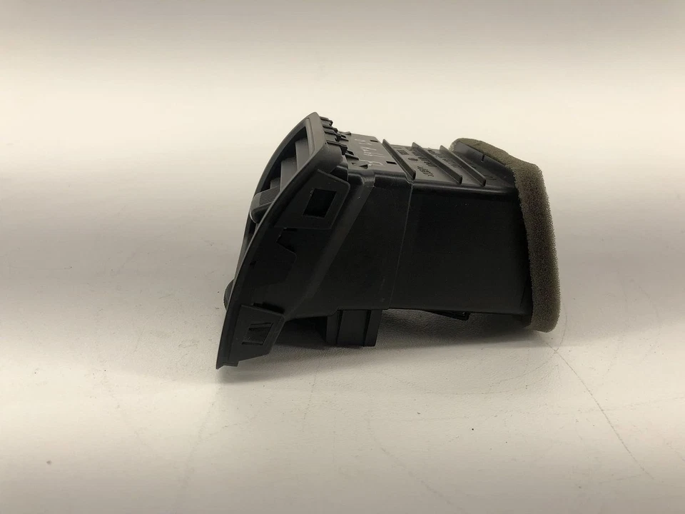 06-09 VOLKSWAGEN RABBIT DELANTERO IZQUIERDO LADO DEL CONDUCTOR SALPICADERO REJILLA VENTILACIÓN AIRE OEM Foto 2 de 4