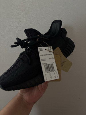 adidas  Yeezy Boost 350 V2 Lace Up 