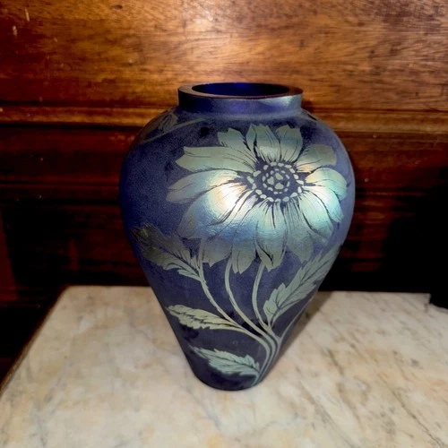 Fenton Favrene Art Glass Vase iridescent Cobalt Blue Chrysanthemum