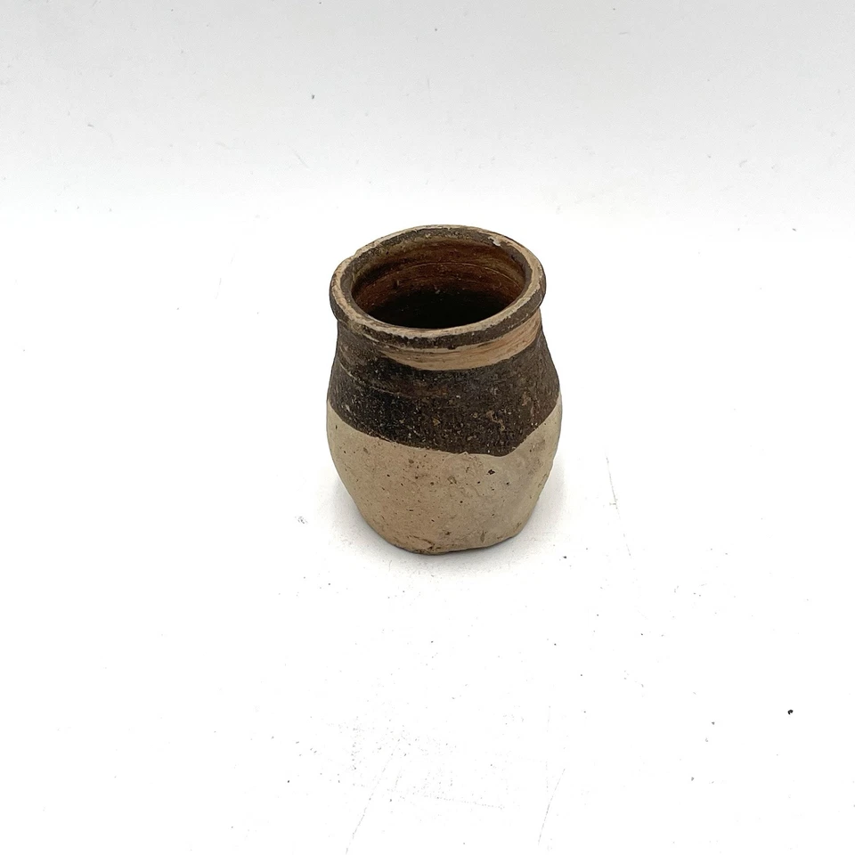 Ancient Pottery Jarlet Hand made two-tone Cambodian Angkor/Khmer Period pottery - Image 2 of 4