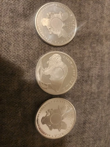 Lot Of 3 Sunshine Mint One Troy Ounce Silver  Rounds. One Is a buffalo round.