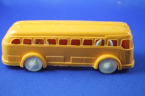 Plasticville - O-O27 - Vehicles - #45987 - 4 Custom Paint Buses - Excellent - Picture 8 of 14