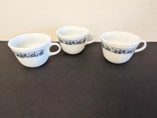 (3) Vtg Pyrex Coffee Tea mugs Milk Glass Corning Old Town Blue Onion VGC