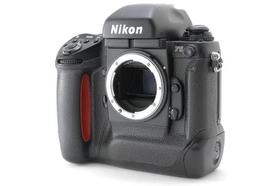 [NEUWERTIG mit MF-27] Nikon F5 analoge Spiegelreflexkamera 35 mm schwarzes Gehäuse aus Japan - Bild 1 von 4