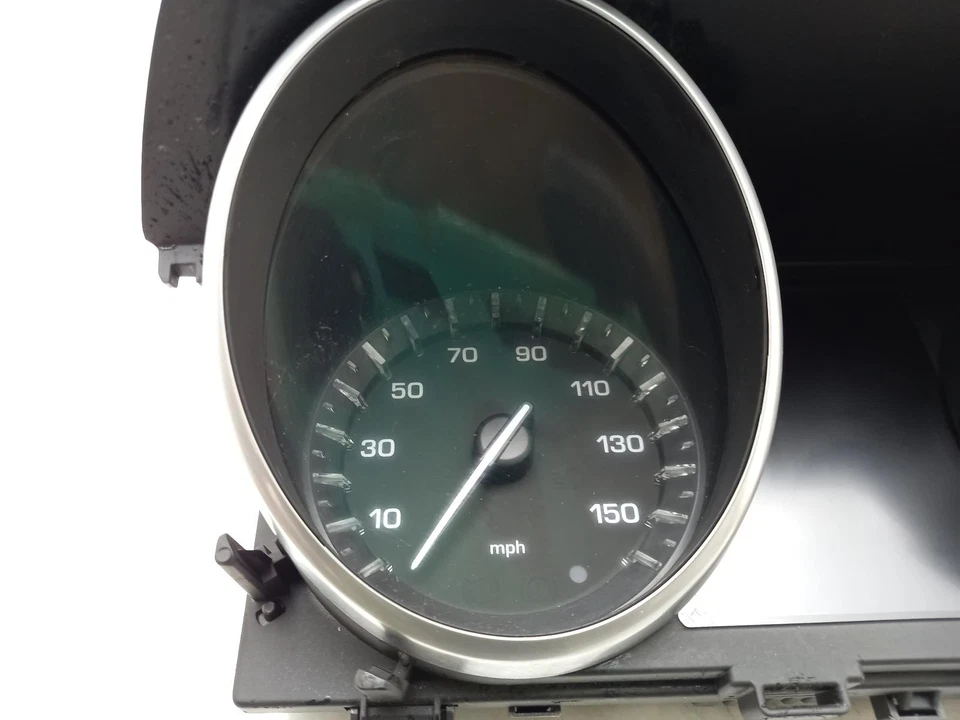 LANDROVER RANGE ROVER EVOQUE Speedometer Instrument Cluster 2011-2015 2.2L Diese - image 2 of 4