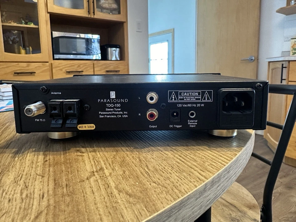 Sintonizador estéreo Parasound TDQ-150 Foto 2 de 4