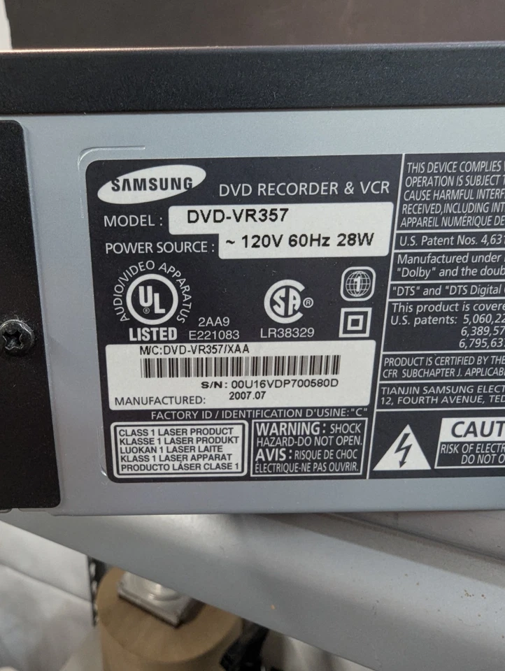 Samsung DVD-VR357 DVD Recorder VHS Player Combo For parts NO POWER - Image 4 of 4