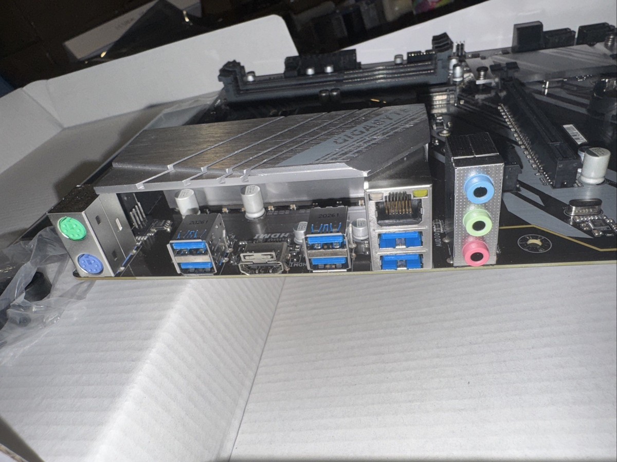 GIGABYTE Z390 D Intel 8th/9th Gen DDR4 LGA 1151 SATA 6Gb/s ATX