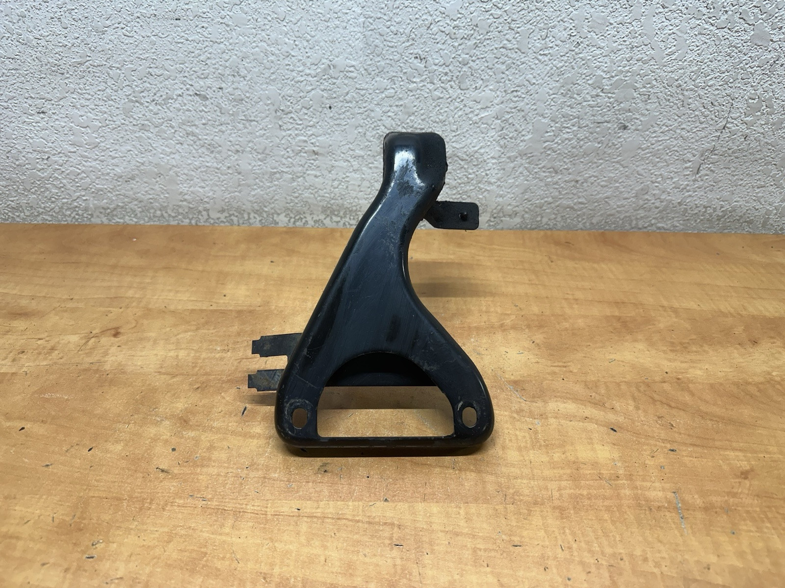 89-90 Nissan 240SX S13 KA24E SOHC Intake Manifold Mount Bracket OEM