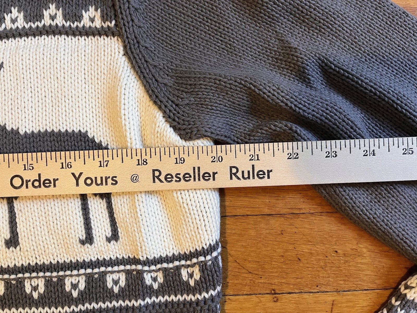 Reindeer Christmas Sweater Women’s Extra Large Grey White All Over Print