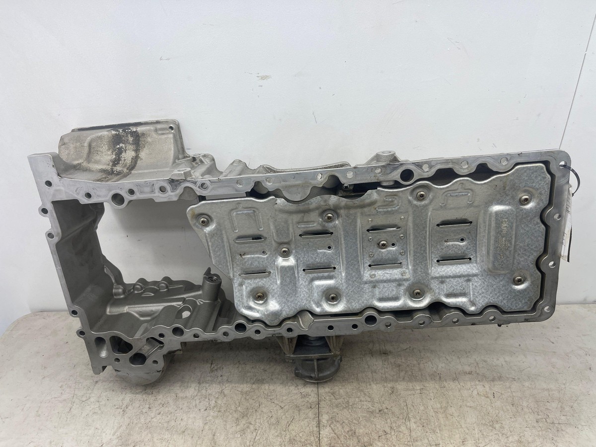 2017-2022 BMW M760I 6.6L V12 N74 UPPER ENGINE OIL PAN 11138623614 
