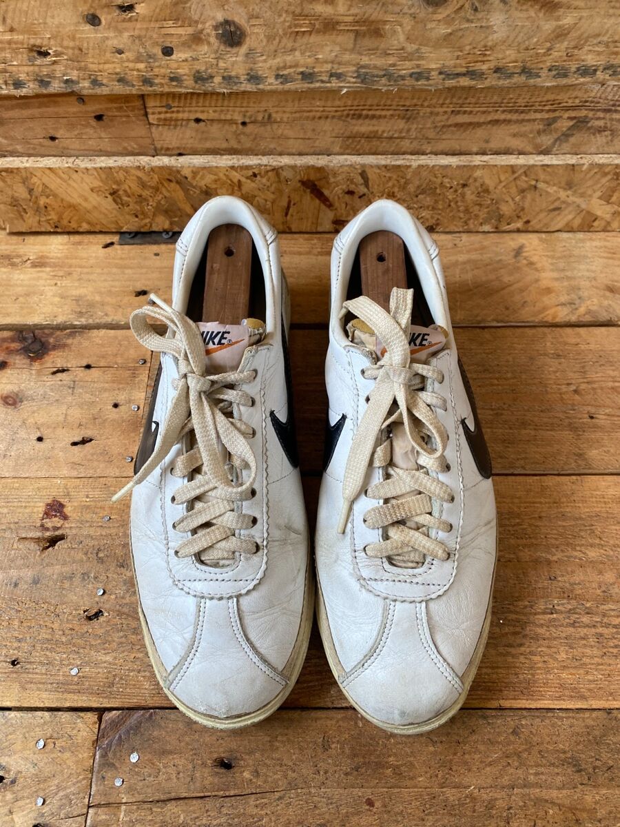 Vintage 70's Nike bruins white leather low-top sneakers Vintage 70's Nike bruins white leather low-top sneakers