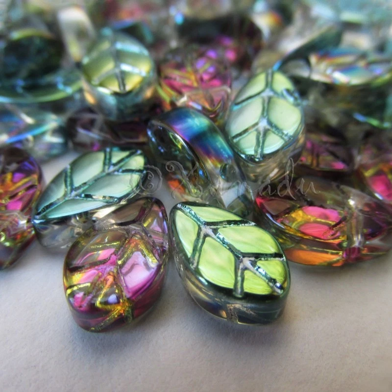 Glass Leaves 11mm Green Aurora Borealis Leaf Beads G3307   20  50 Or 100PCs