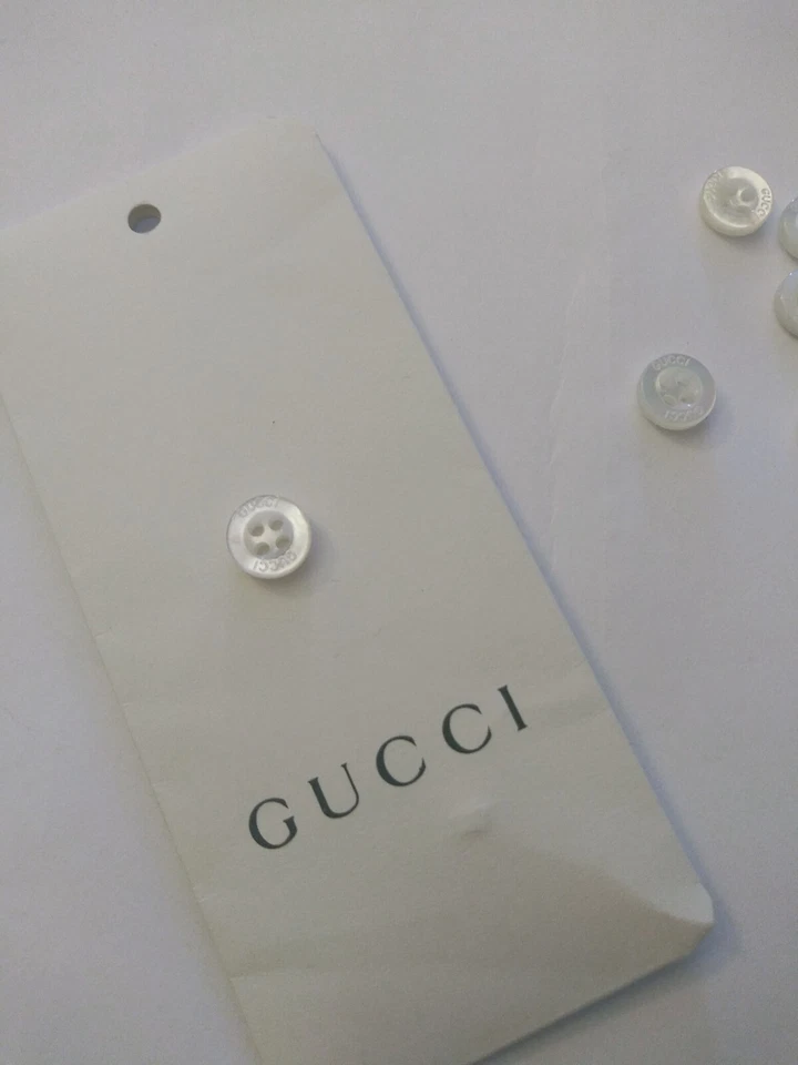 Gucci Single Child Button Resin Fresh Water 9 mm - Image 4 of 4
