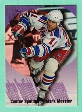 (1) MARK MESSIER 1994-95 FLAIR # 8 CENTER SPOTLIGHT INSERT  CARD (I8564)