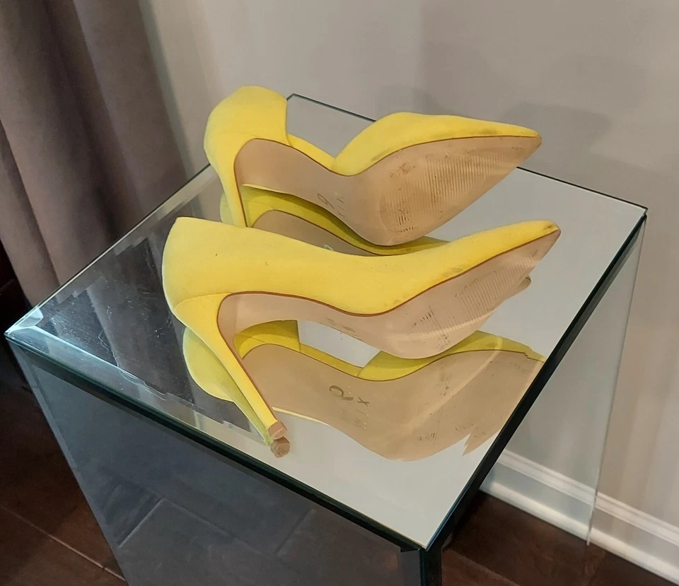 Mix No. Bomba de gamuza 6 stiletto - amarillo - excelente estado - puntera puntiaguda - antideslizante Foto 2 de 4