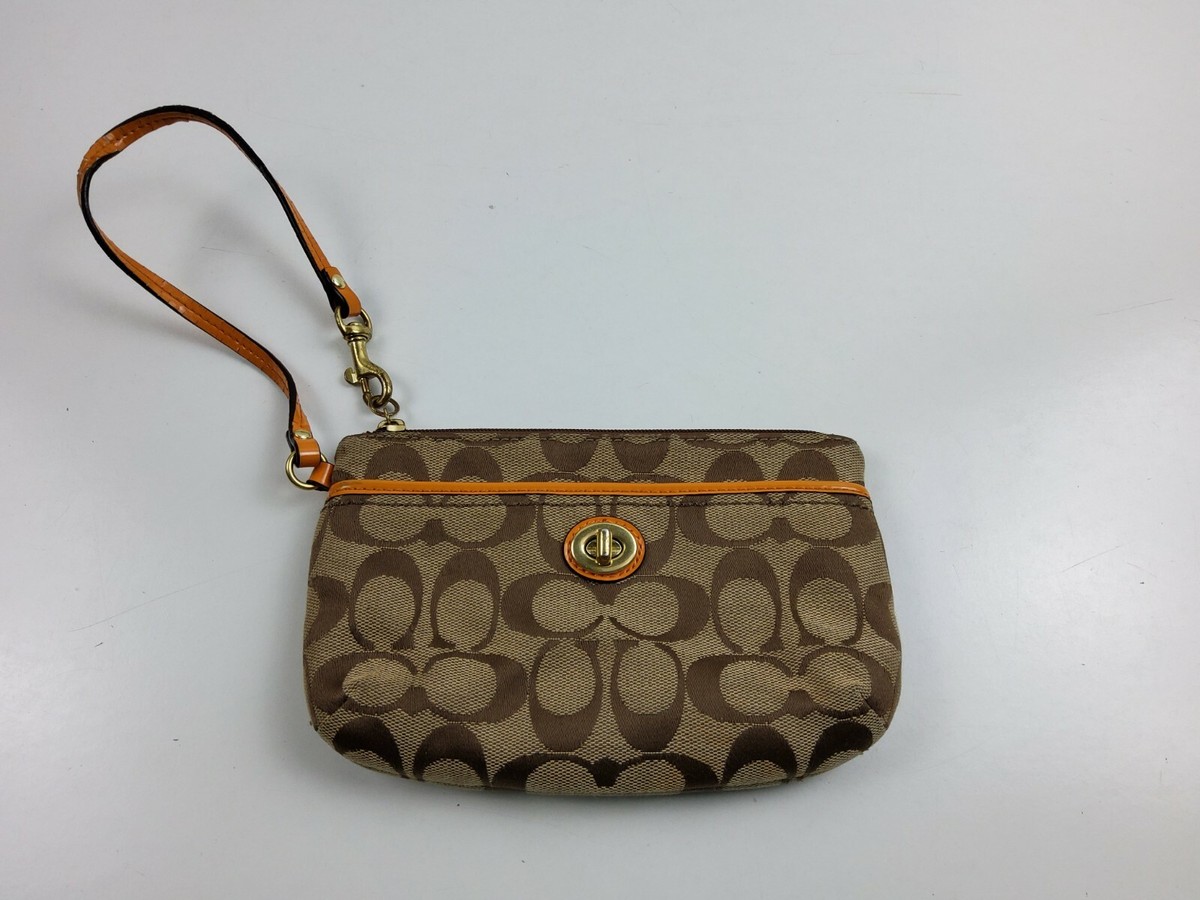 国内発送 COACH Turnlock Canvas Pouch 89367 COACH® Outlet | Turnlock Pouch 26 With Coach Badge