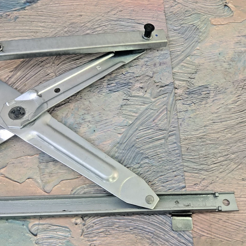 Dorman 752780 подходит только для переднего регулятора стеклоподъемника Mitsubishi Lancer 2008-2017 годов выпуска левая сторона - Изображение 4 из 4