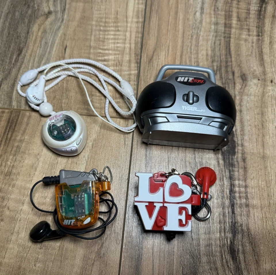 Vtg Y2K HIT CLIPS Boom Box 3 Players & 10 Music clips Cartridges *UNTESTED AS IS - Image 4 of 4