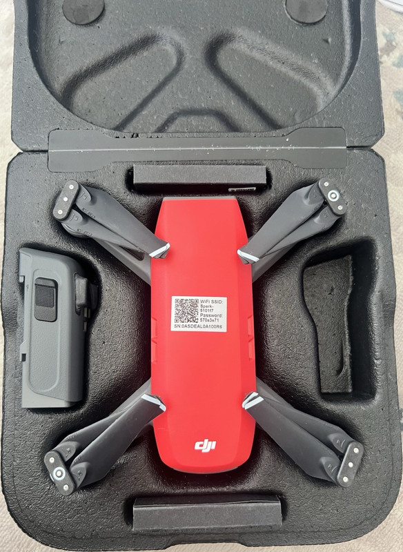 DJI Spark Ready to Fly Drone Bundle w/ Remote, Battery Hub, Case, Prop Guards
