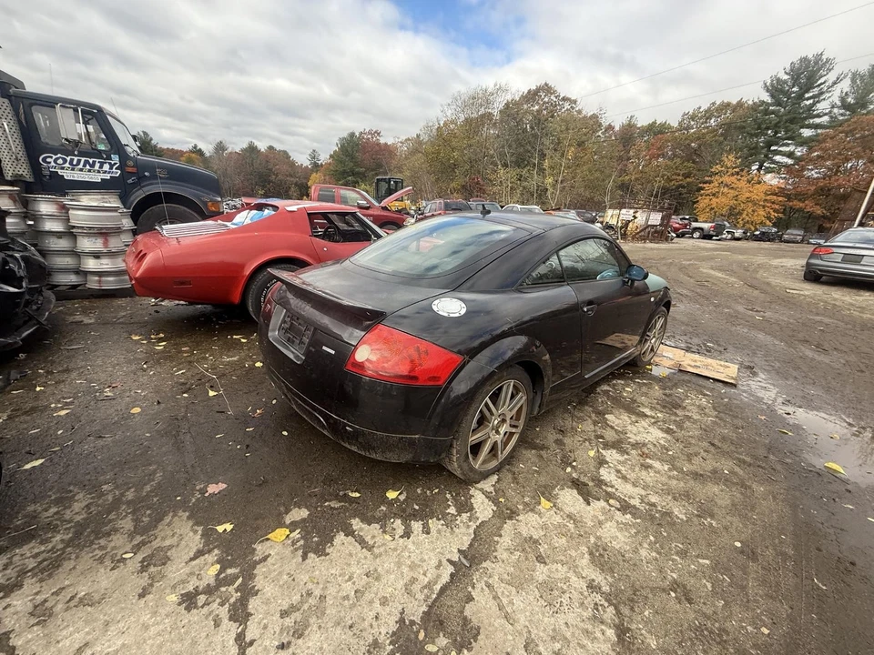 Front Bumper Assy. AUDI TT 00 01 02 03 04 05 06 - Image 2 of 4