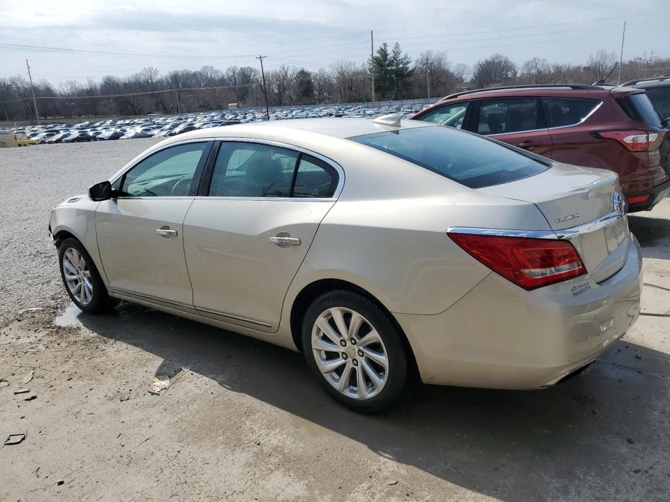 Conjunto de filtro de aire usado se adapta a: Buick Lacrosse 2015 3,6 grado A Foto 2 de 4