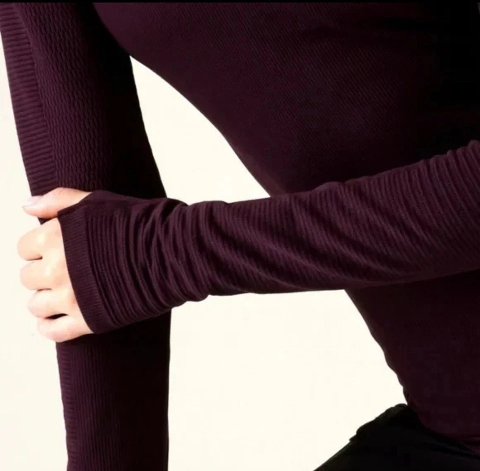 Athleta Women Flurry  Seamless Turtleneck Size-M Spiced Cabernet Red Burgundy - Image 4 of 4