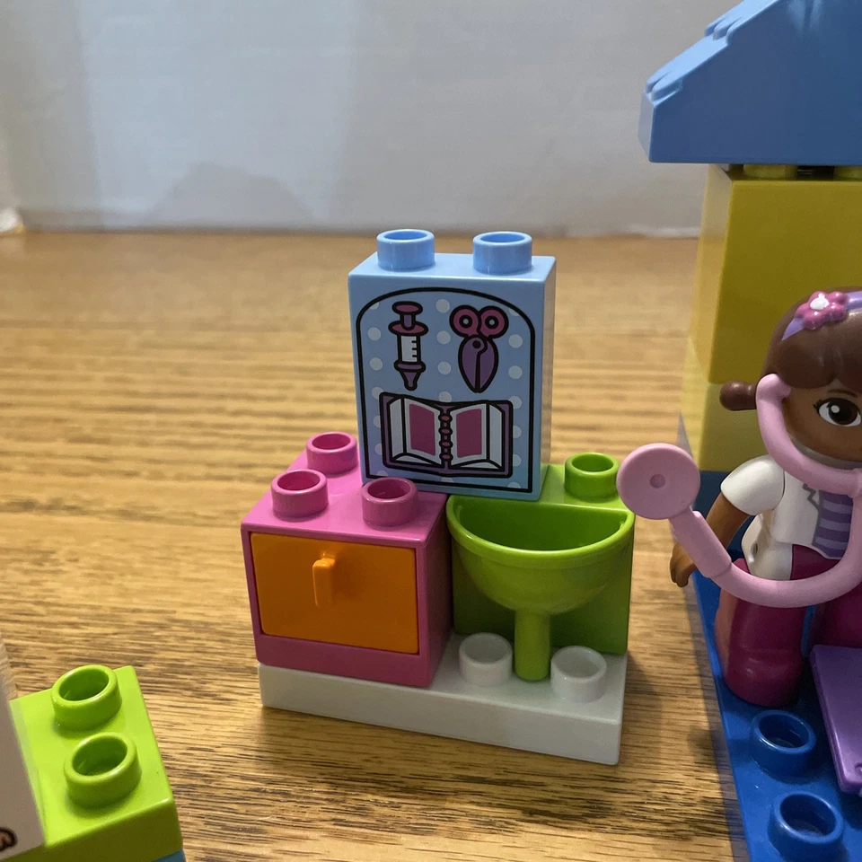 Lego Duplo Disney Set 10606 Doc McStuffins Backyard Clinic - Not Complete - Image 3 of 4
