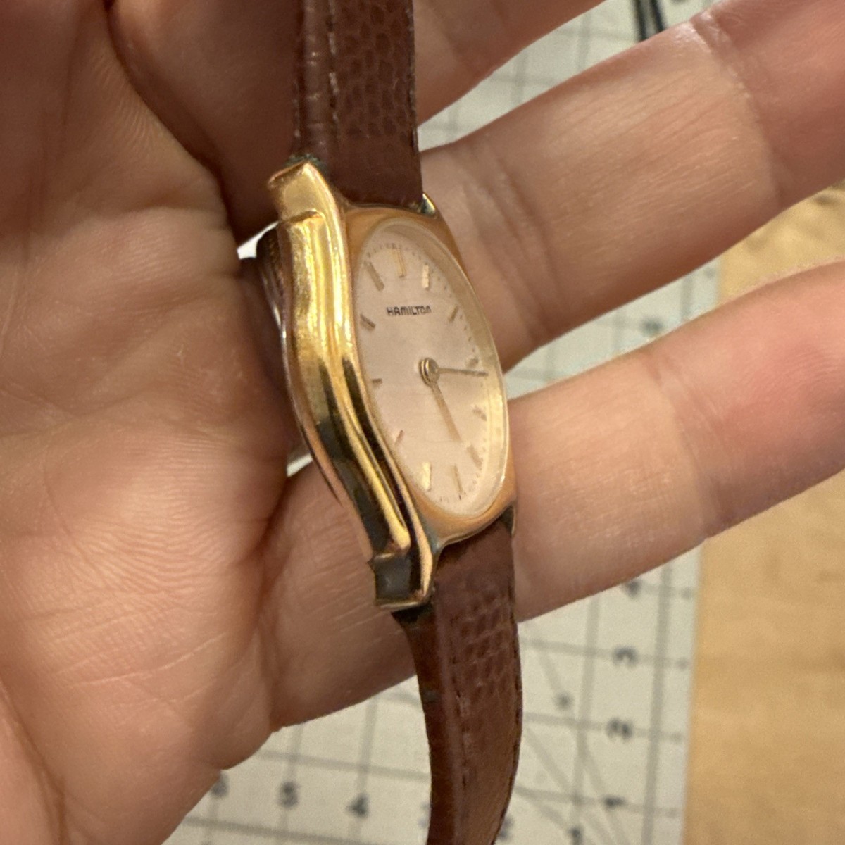 hamilton 9946 Ladies watch Gold plate thin crystal is scratched