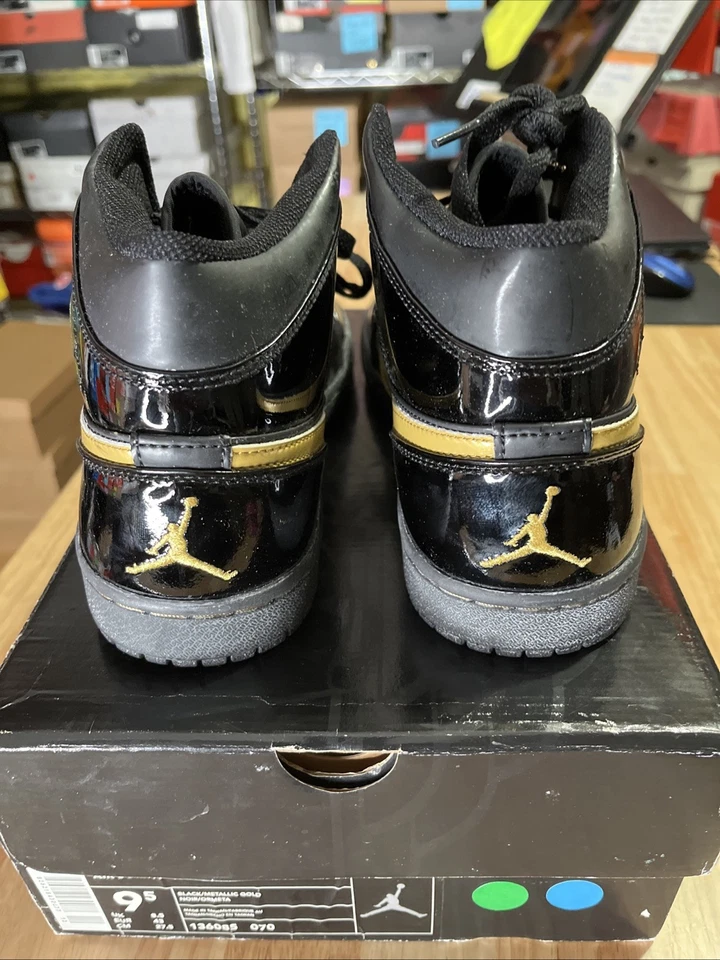 Air Jordan 1 Retro PL 2003 Dorado Metálico - 9.5M Foto 4 de 4