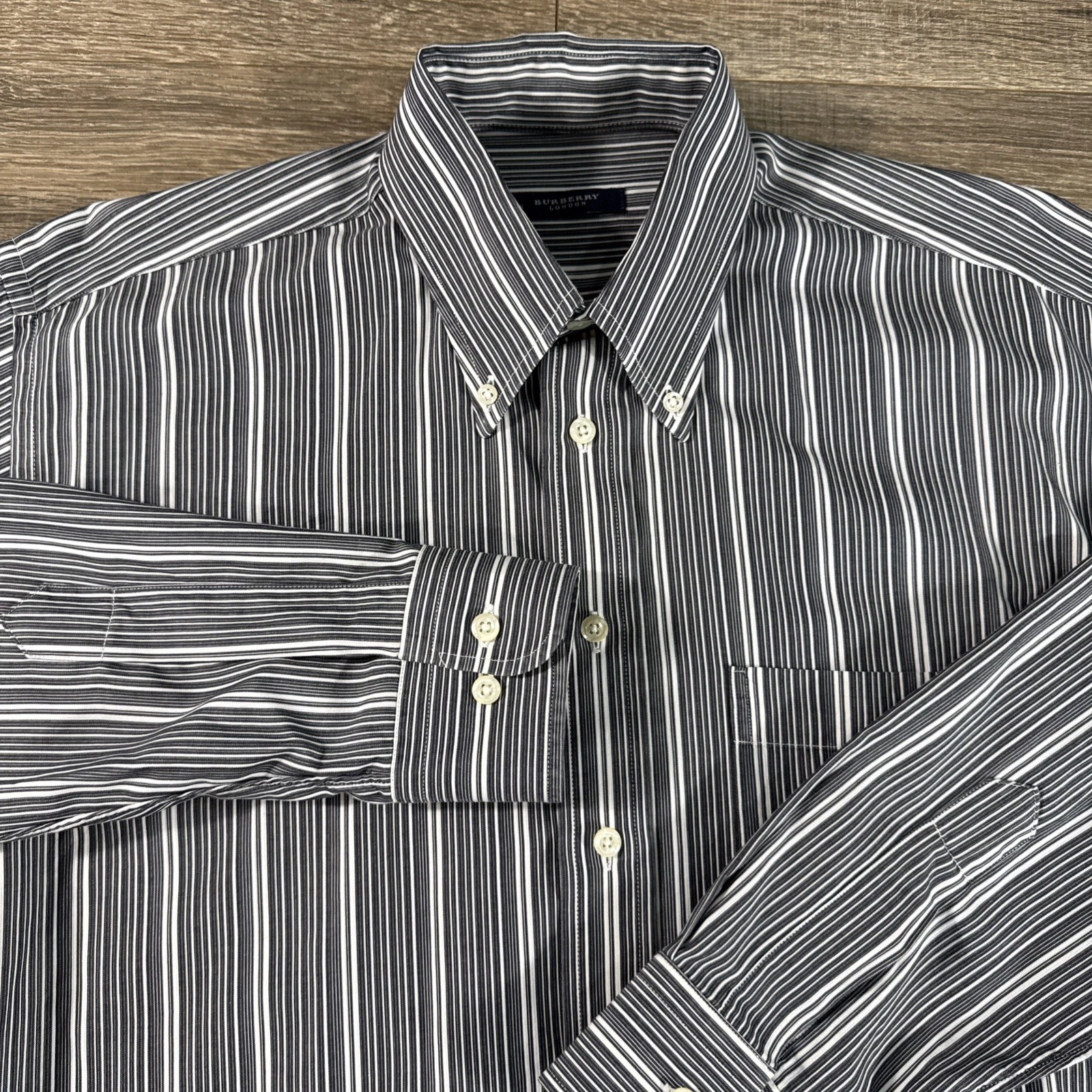 Camicia Burberry uomo media grigia bianca abito Londra Inghilterra USA Elton lusso