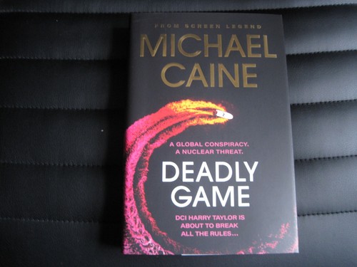 SIR MICHAEL CAINE SIGNIERT - A DEADY GAME - Erste UK Hardcover Edition NEU