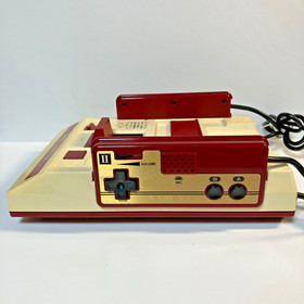 Nintendo Family Computer Famicom Console HVC-001 Untested for Parts or Repairs