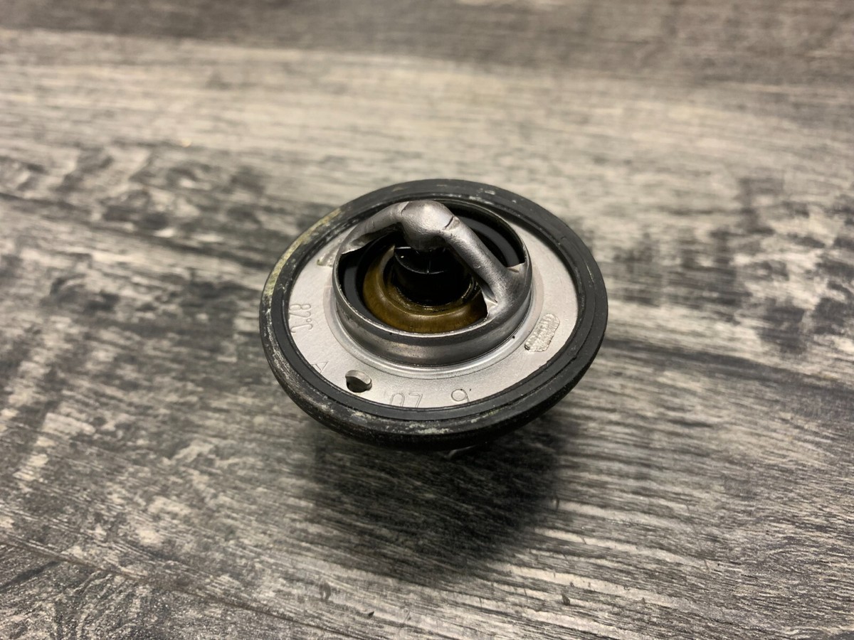 Suzuki 2003-2018 GSXR1000 Water Thermostat 17670-06G60 17670-06G61