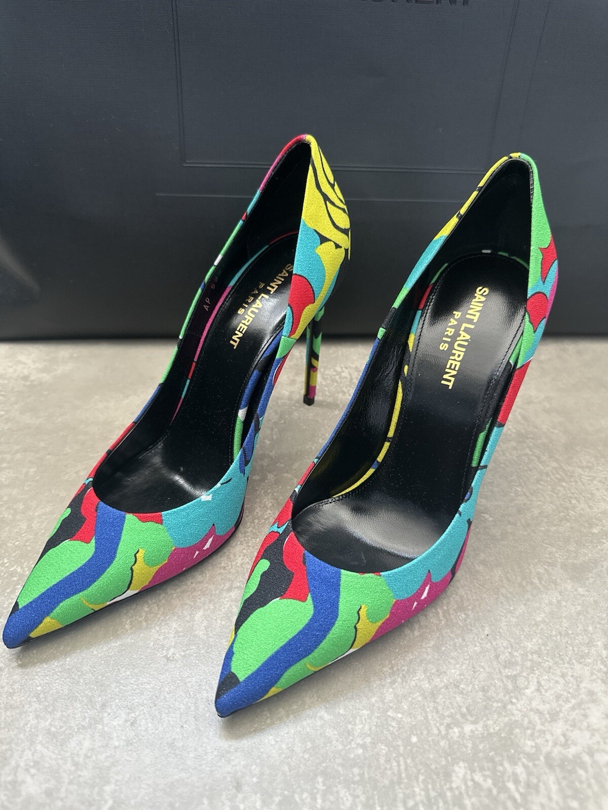 Saint Laurent YSL Zoe décolleté stiletto in pelle tessuto tacco 1300G 38 5 prezzo consigliato £ 695