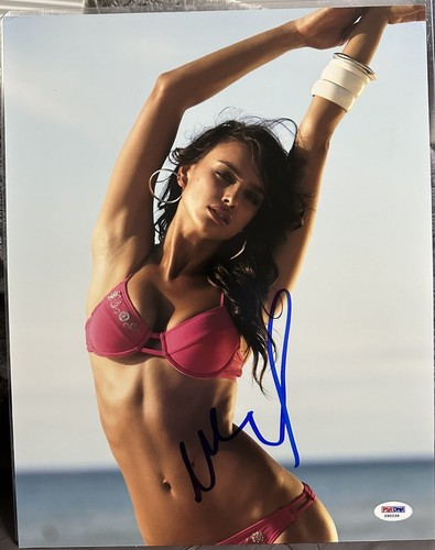 IRINA SHAYK SIGNED PHOTO! 11X14 AUTOGRAPH SPORTS ILLUSTRATED MODEL! PSA DNA COA