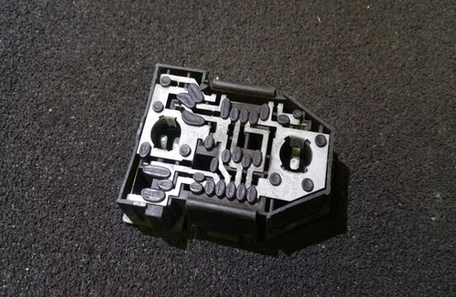 333945257 Lampenträger Rücklicht Rückleuchte innen Heckklappe  DE159914-28