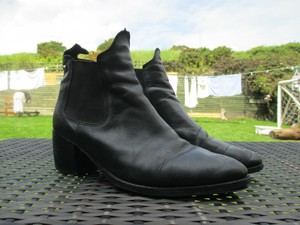 clarks originals wallabee boot