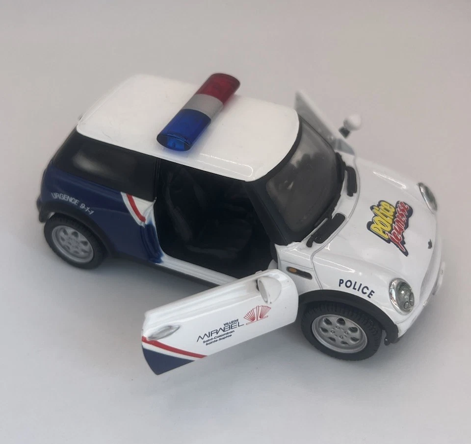 Corgi Nine Double Nine BMW Mini Cooper Royal Canadian Police Car CC86517 Boxed - image 4 of 4