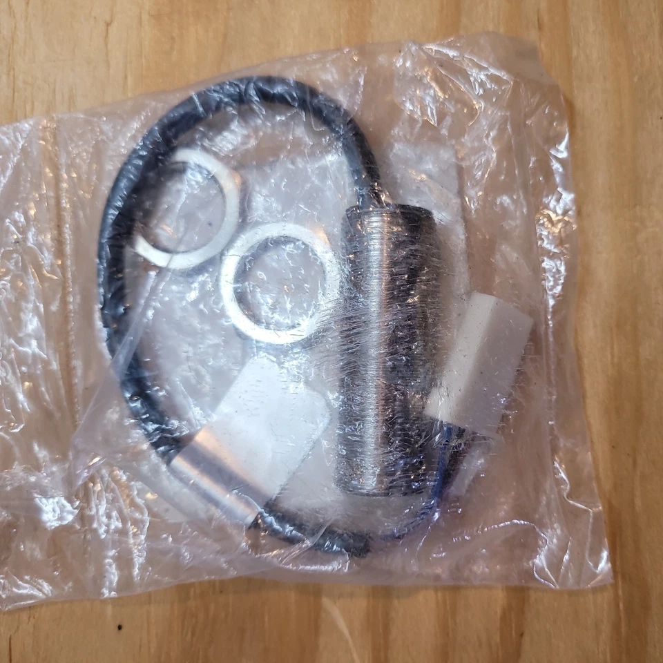 TELEMECANIQUE SENSORS XS118BLNAL2 / XS118BLNAL2 (BRAND NEW) - Image 2 of 2