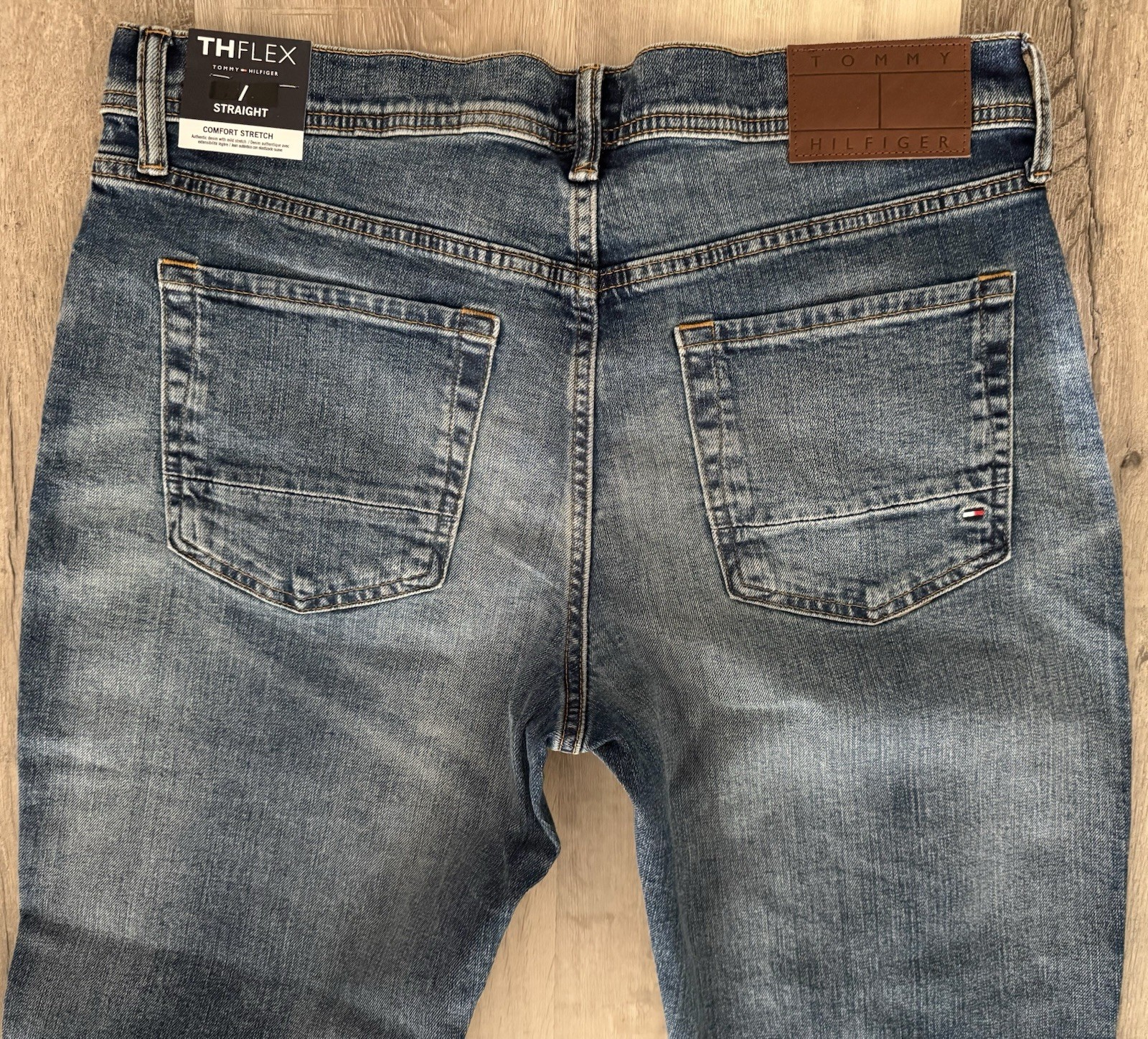 Tommy Hilfiger Straight Leg Jeans Men Size 36 X 30 Blue Distressed Wash Stretch thumbnail 10