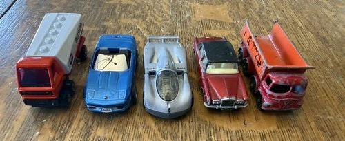 LOT OF 5  VINTAGE MATCHBOX LESNEY DIECAST CARS & VEHICLES  See Description