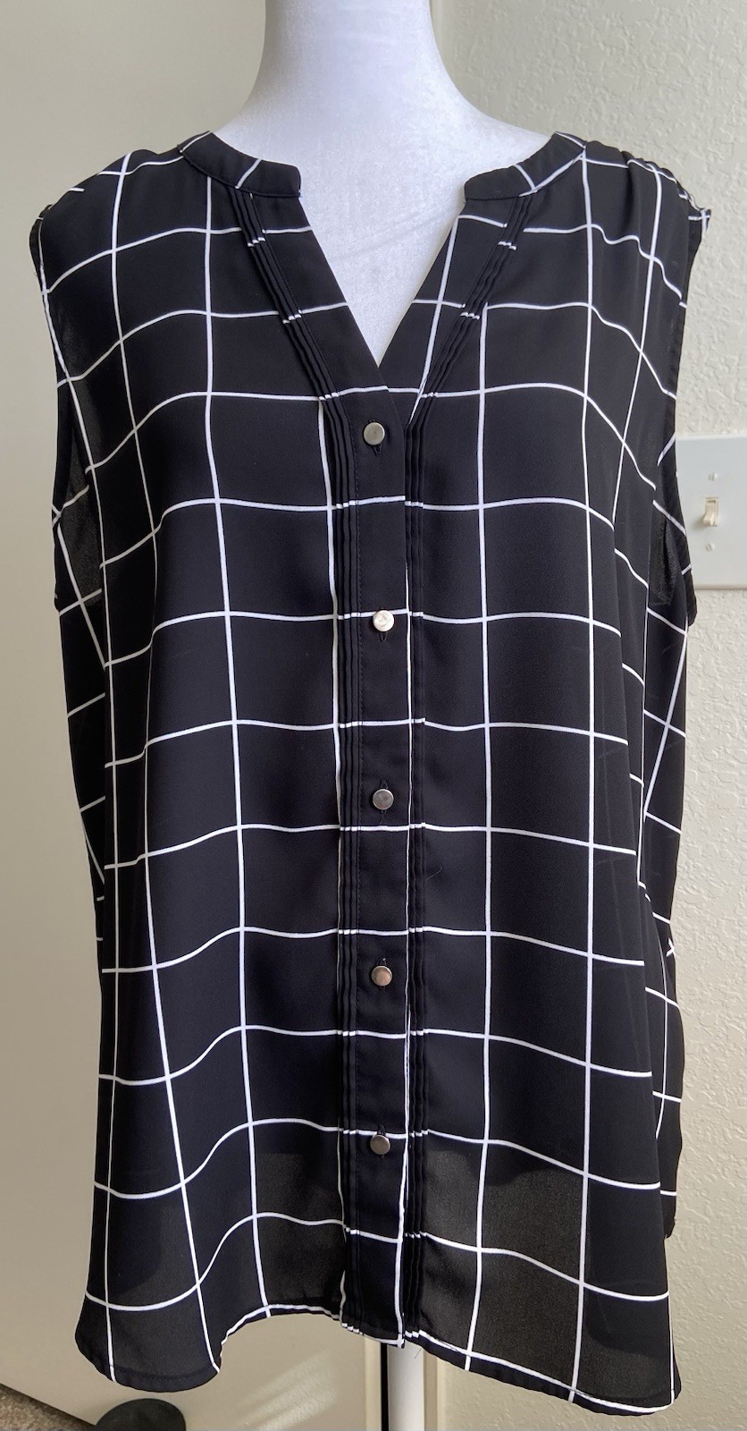 Apt.9 Black White Check V-Neck Sleeveless Button Front Blouse Women's XL