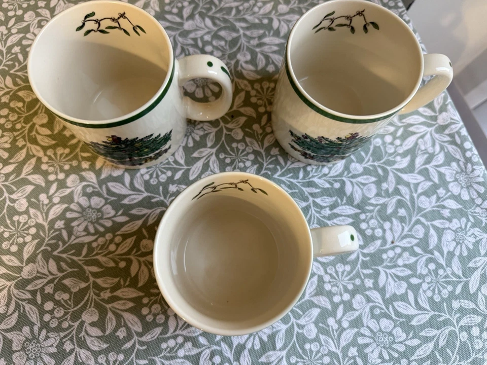 Set Of 3 Spode "Christmas Tree" Earthenware Mug Made in England - Image 2 of 4