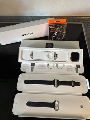 Apple Watch SE (2. Generation, 2022) GPS 40 mm  Midnight Aluminium  + 2 Cases