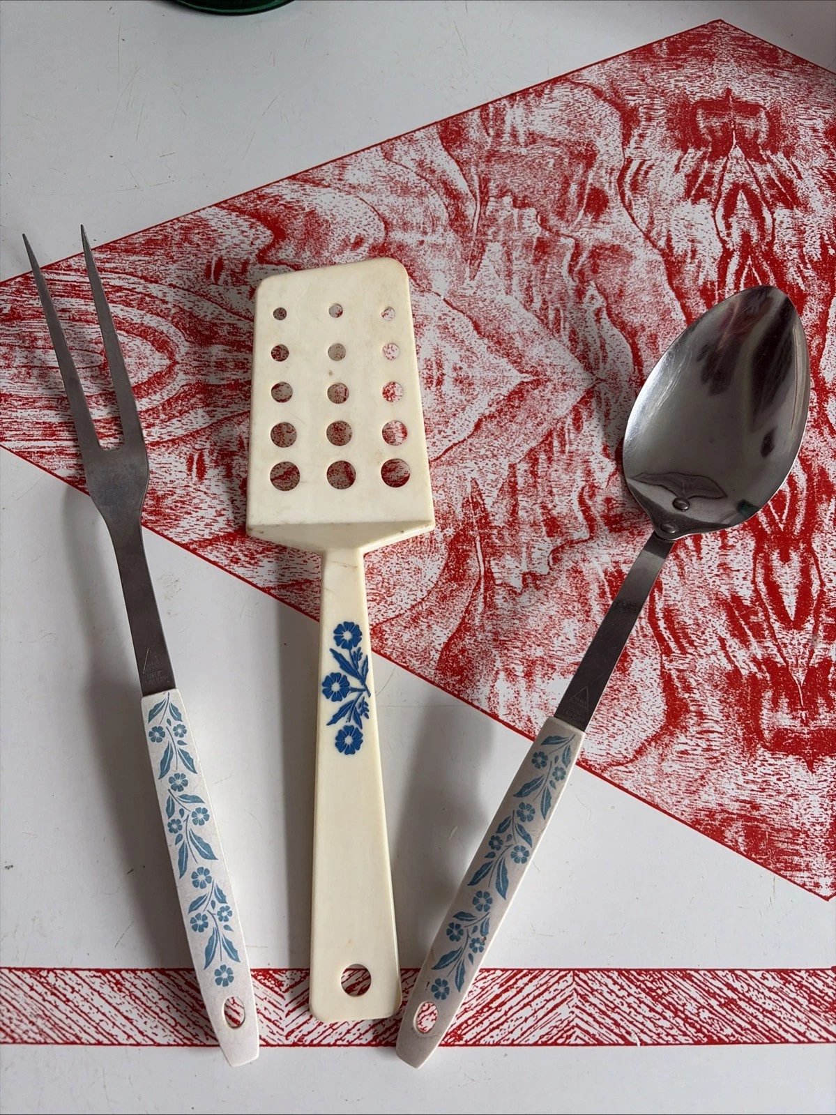 Vntg Blue Cornflower Utensils Stainless Steel Serving Spoon,Fork,Plastic Spatula
Opens in a new wind