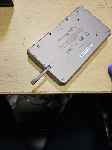 Nintendo DSi XL - (Ref 2) - Picture 18 of 24