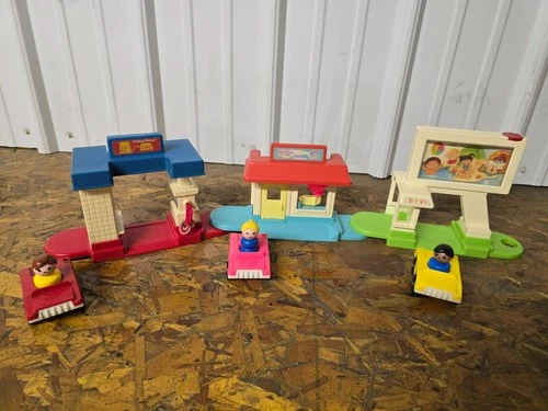 1989 Vintage Fisher Price Salon, Drive-in movie, Gas station Complete Set