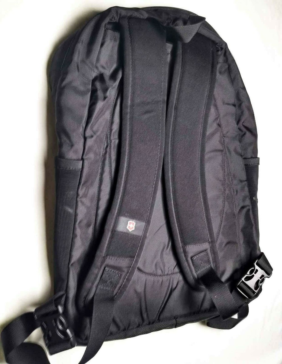 Swiss Gear Black Yellow Hydration Day Pack 17